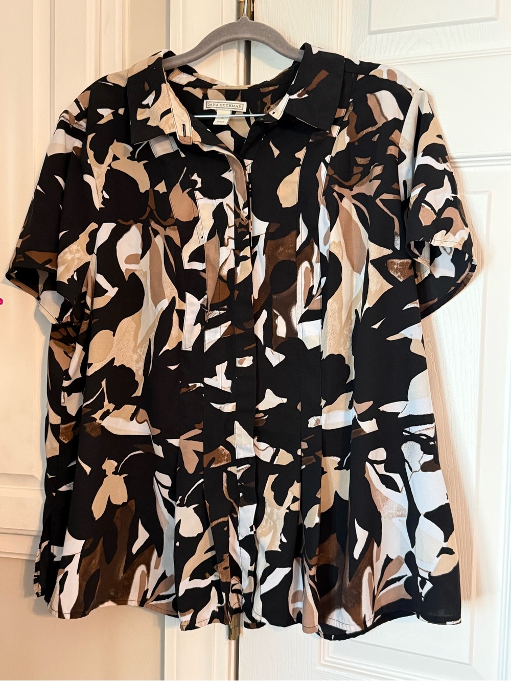 Dana Buchman Black White and Brown Abstract Button-Front Blouse